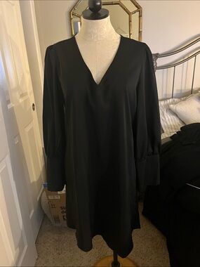 SHEIN Black V-Neck Midi Dress with Long Cuffs